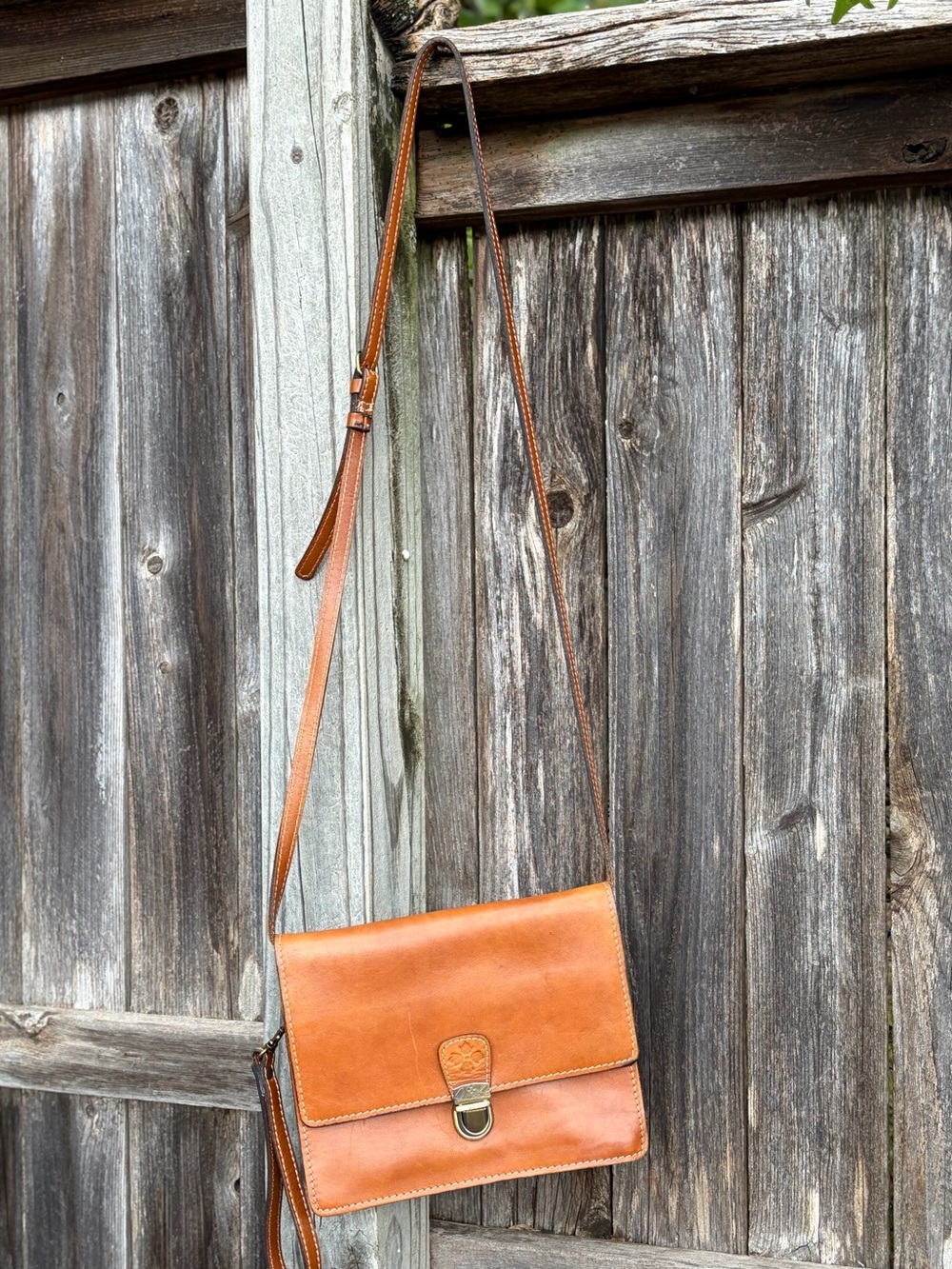 Patricia Nash Tan Leather Crossbody with Front Clasp LANZA